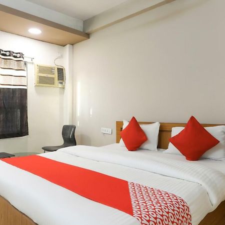 Oyo 43851 Hotel Virasat Māndu المظهر الخارجي الصورة