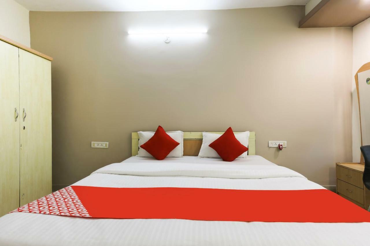 Oyo 43851 Hotel Virasat Māndu المظهر الخارجي الصورة