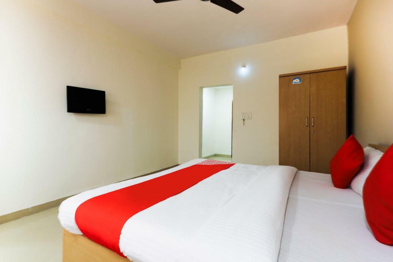 Oyo 43851 Hotel Virasat Māndu المظهر الخارجي الصورة