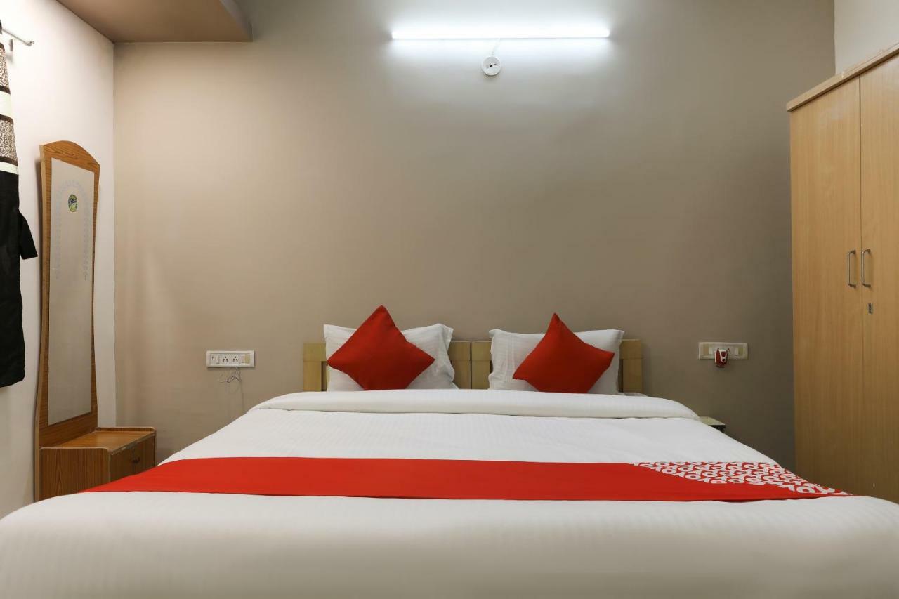 Oyo 43851 Hotel Virasat Māndu المظهر الخارجي الصورة