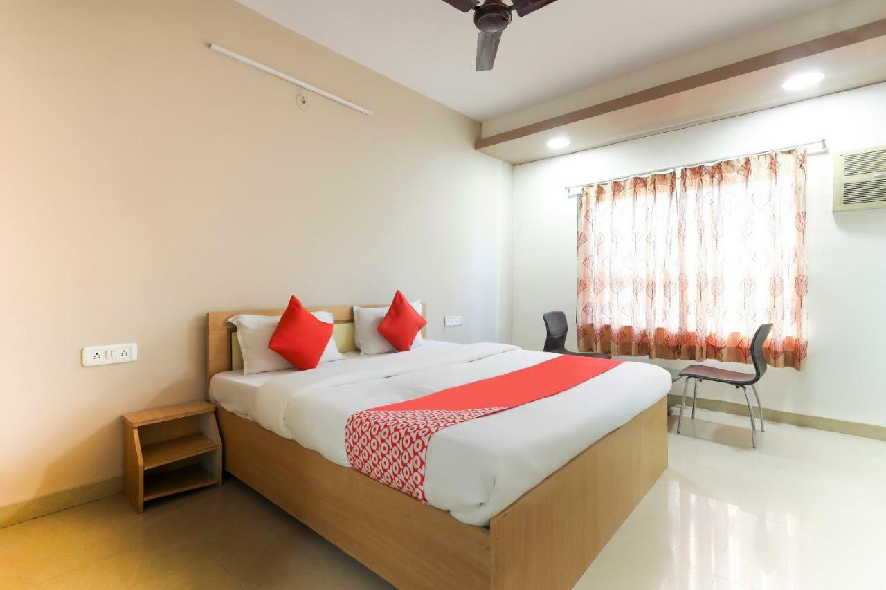 Oyo 43851 Hotel Virasat Māndu المظهر الخارجي الصورة
