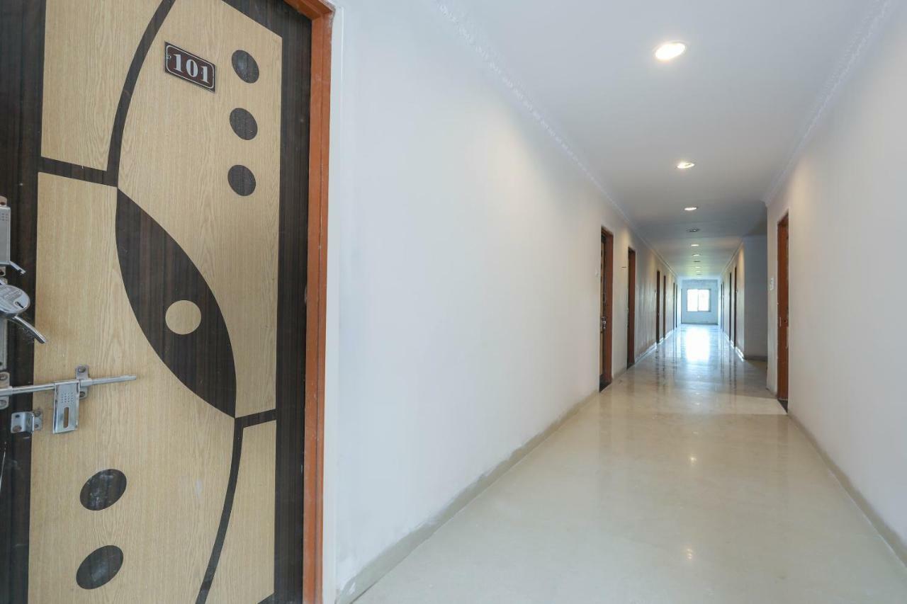 Oyo 43851 Hotel Virasat Māndu المظهر الخارجي الصورة