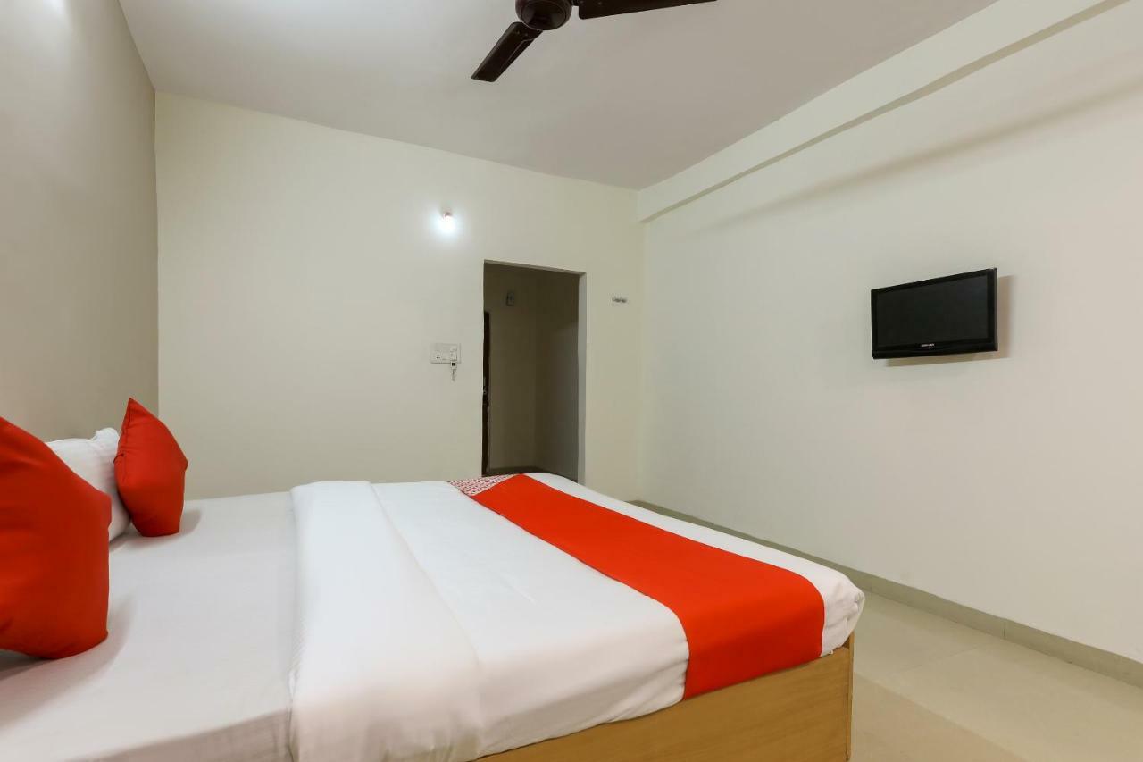 Oyo 43851 Hotel Virasat Māndu المظهر الخارجي الصورة