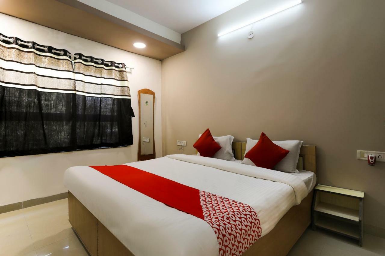 Oyo 43851 Hotel Virasat Māndu المظهر الخارجي الصورة