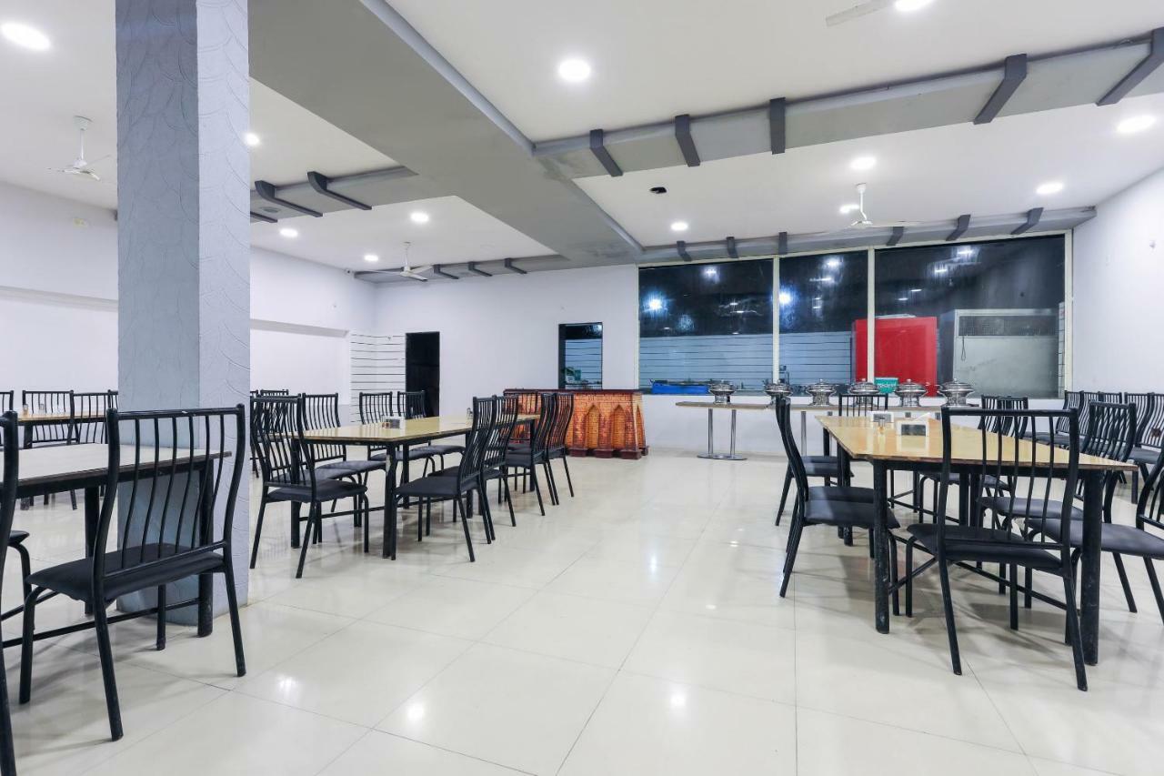 Oyo 43851 Hotel Virasat Māndu المظهر الخارجي الصورة