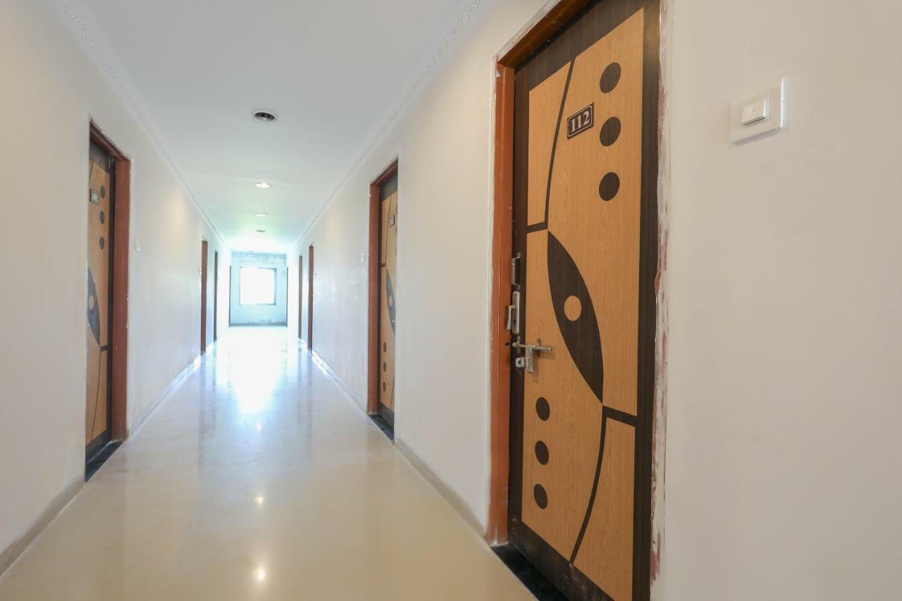 Oyo 43851 Hotel Virasat Māndu المظهر الخارجي الصورة