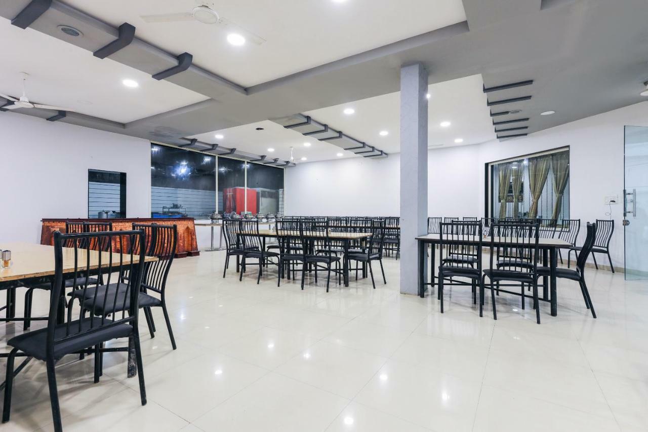 Oyo 43851 Hotel Virasat Māndu المظهر الخارجي الصورة